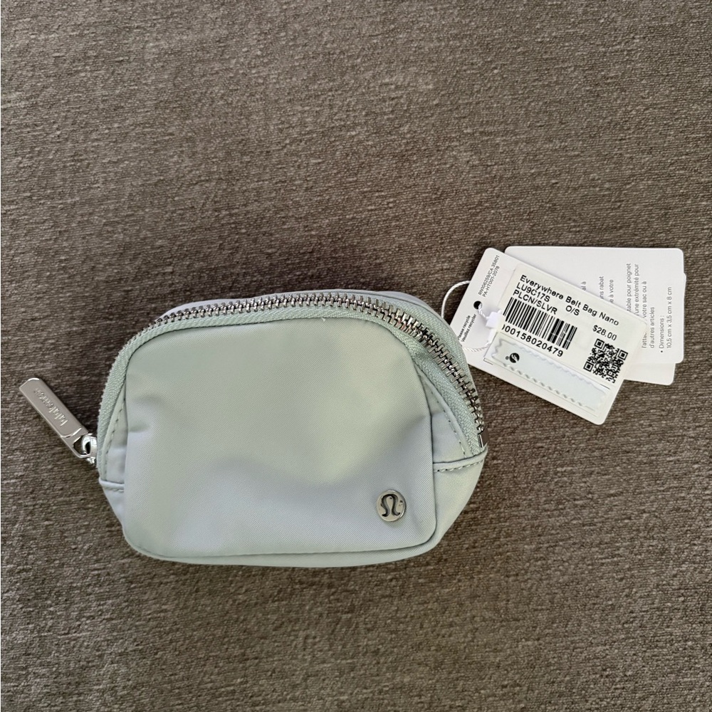 Lululemon Everywhere Belt Bag Nano NWT pelican/silver
